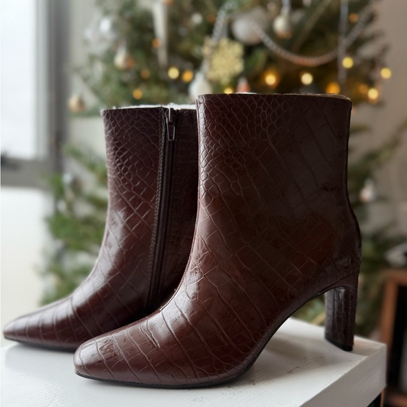 Alfani Shoes - NIB NWT Alfani Chestnut Vegan Learner Croc-Patterned Boots (Created for Macy’s)